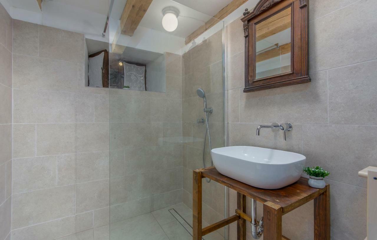 Apartment Kuharic Grožnjan Eksteriør billede